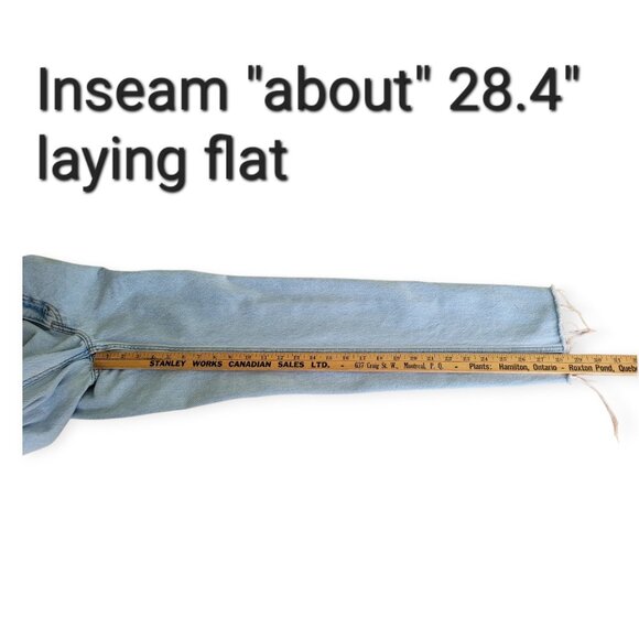 Levis Premium 80s Mom Jeans Light Wash High Rise Tapered Raw Hem Size 26 - Picture 8 of 16